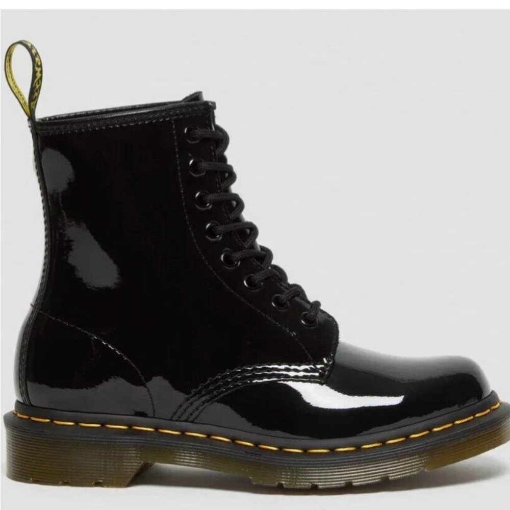 Women’s Doc Martens original 4160 Black Patent Leather Boots size 6
